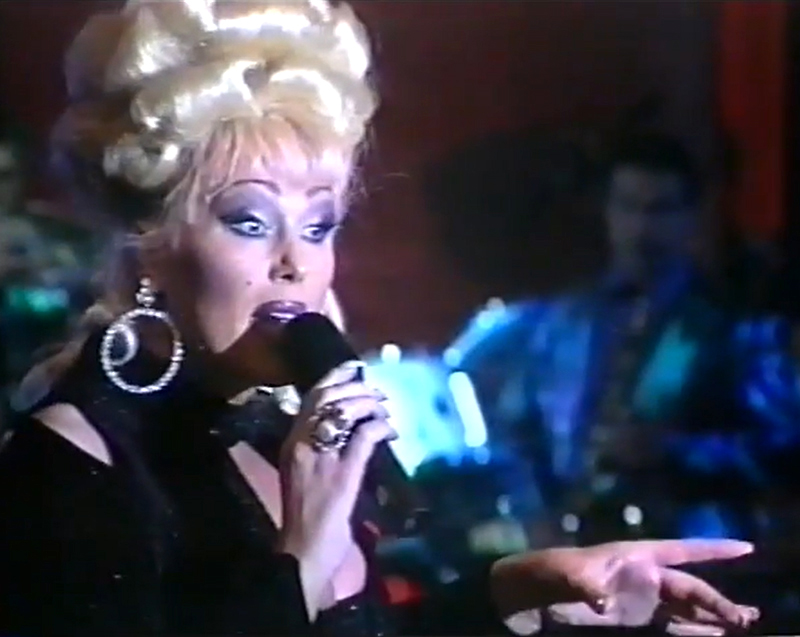 Gloria Gray singt "CHAMPAGNE-TASTE" in Platzl's Theaterie in Mnchen - 1995/1996