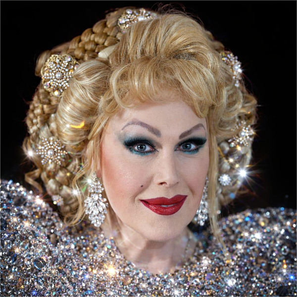 Gloria GRAY - Auftritt beim "Pink Christmas" am Stephansplatz in M�nchen, 01. Dezember 2026