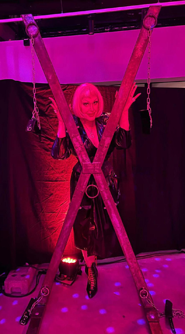 "PuffParty by Gloria Gray" 2026 - Art-Team